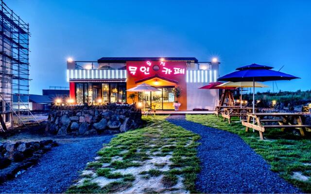 Jeju Woljeongri Pungcha Pension