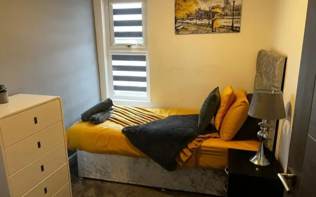 Stay in Comfort , Completely Renovated