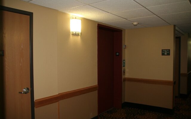 AmericInn Lodge & Suites Elkhorn