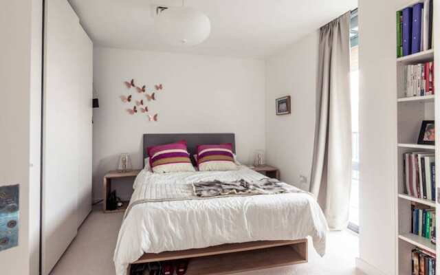 Modern 2 Bedroom Flat in Zone 1