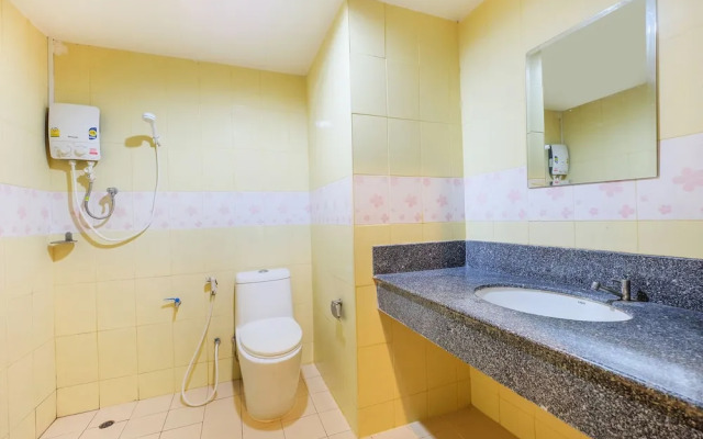 OYO 565 Trang Hotel