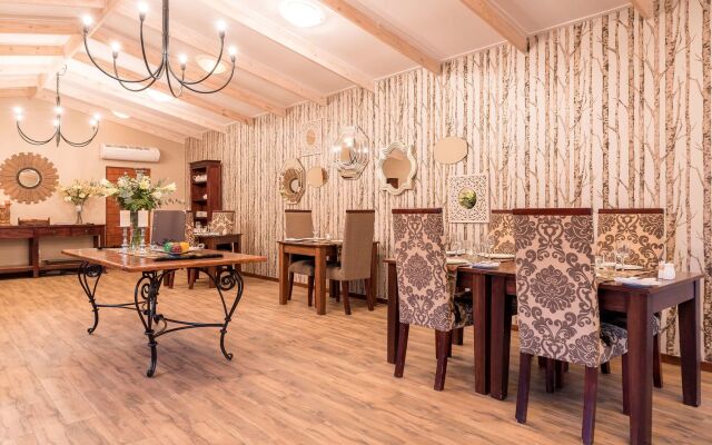 Nut Grove Boutique Hotel