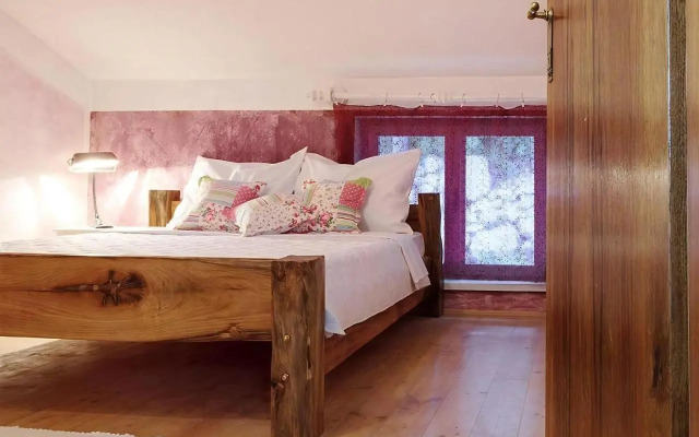 Mirabilis House