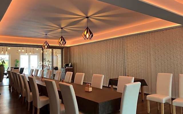 Öreg-tó Hotel és Rendezvénytér