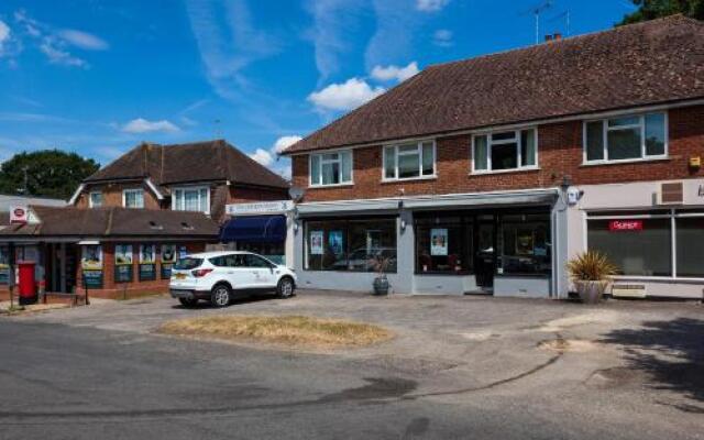 West Chiltington Village, 2 bedrooms & parking