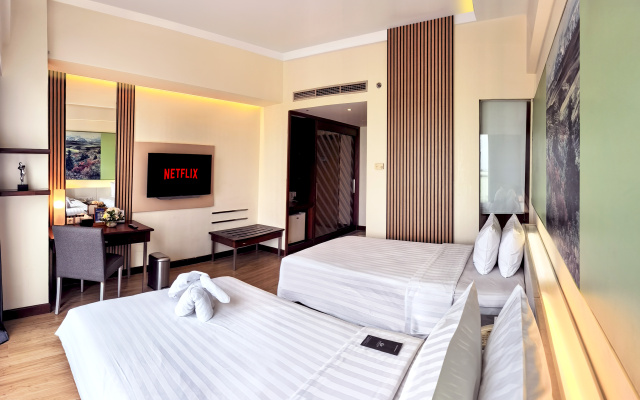 Grand Candi Hotel – Guest Rooms – Semarang