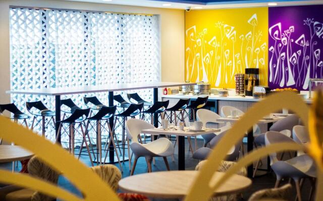 Kyriad Prestige Amiens Poulainville - Hotel and Spa