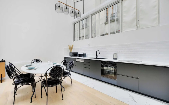 Authentique Apartment - 1br- 2P- Voltaire