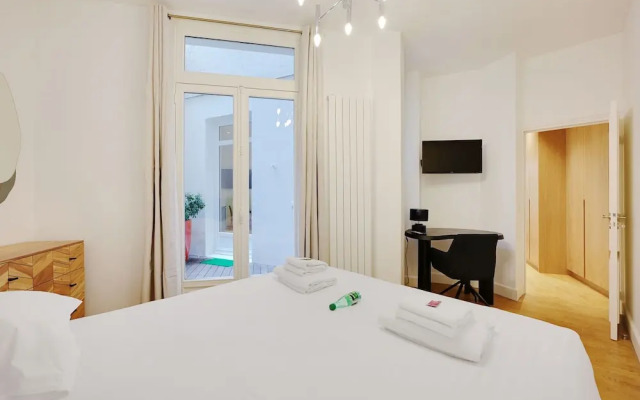 Superb Apartment With Terrace 2br/4p Trocadero