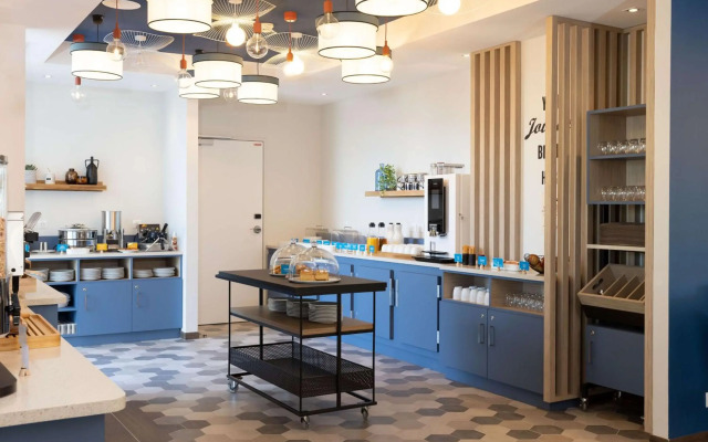 Hampton By Hilton Tours Centre