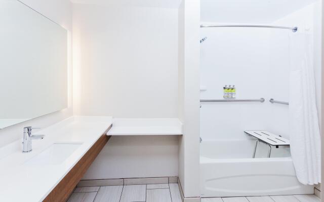 Holiday Inn Express & Suites Rome-East by IHG