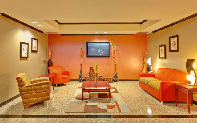 Holiday Inn Express Hotel And Suites Clinton