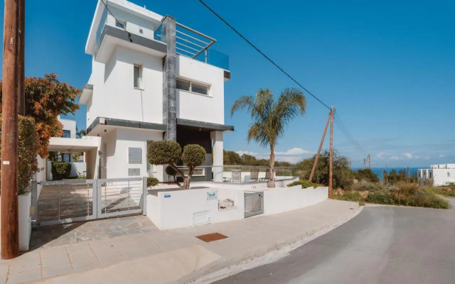 Seaside Luxury Villa