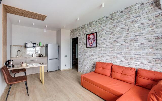 Санди на улице Авиаторов