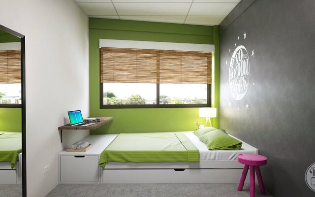 Moon Fools Hostel