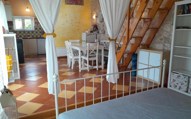 Moja posebna kuća na osami kraj mora