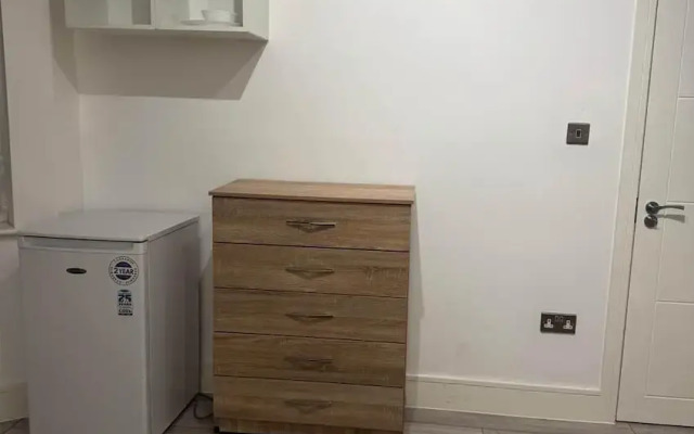 Enchanting 4-bed House in Enfield