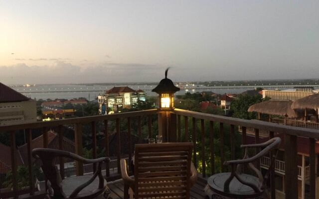 Tree House Lodge