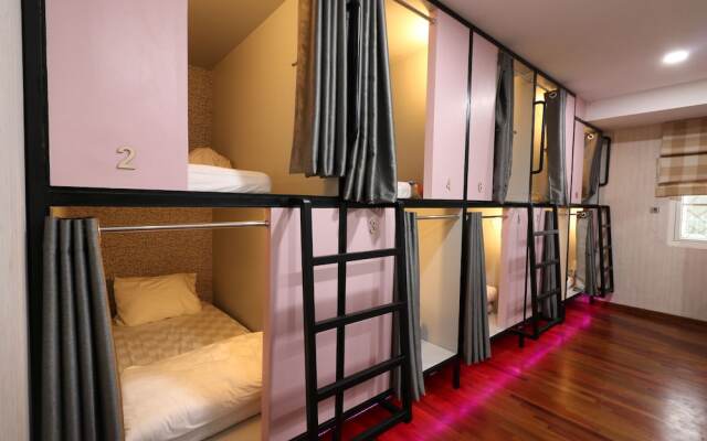 MM Capsule Hostel