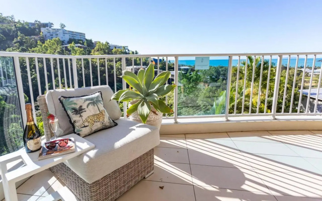Whitsunday view BOHO apartment in Airlie Beach