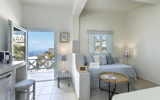 Blue Dolphins Apartments & Suites