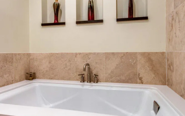 1BR Songwriters Studio in 12South by RedAwning