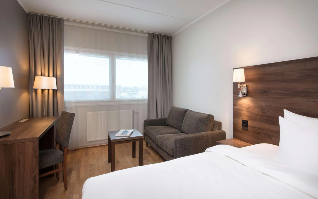 Park Inn by Radisson Oslo Airport Hotel West