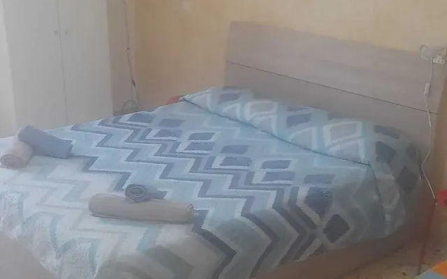 catania airport room  low cost