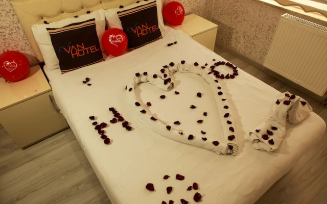 Van Suites Hotel