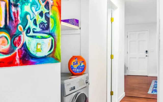 Seattle Cloud 2BR Prime Location