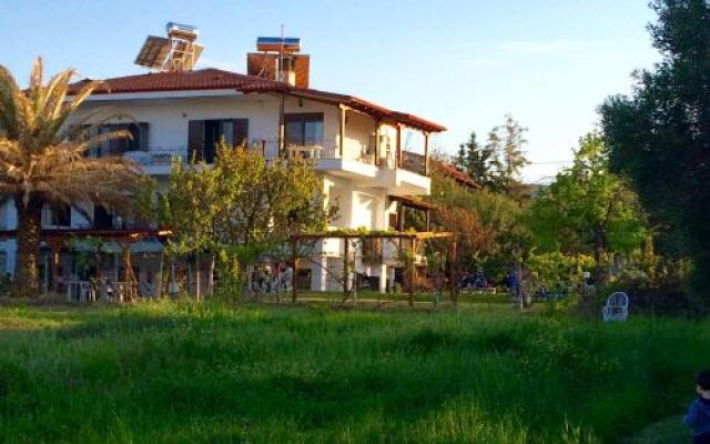 Yiannis Rania Apartments