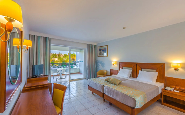 Kipriotis Maris Suites - All Inclusive