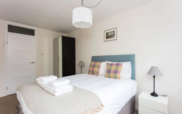 Spacious Central 3 Bedroom Apartment in Old Street