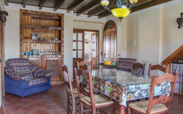 Casa De Teones