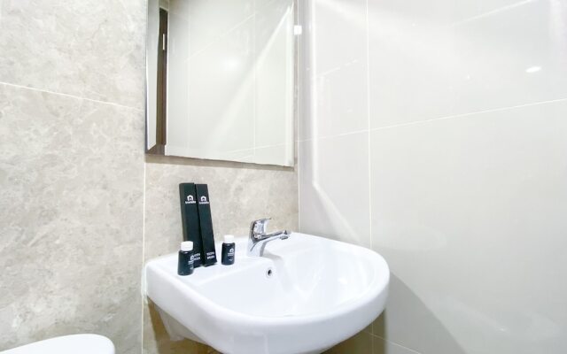 Simple And Cozy Living Studio Transpark Cibubur Apartment