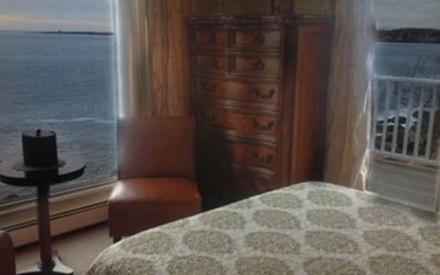 The Quarterdeck Inn by the Sea