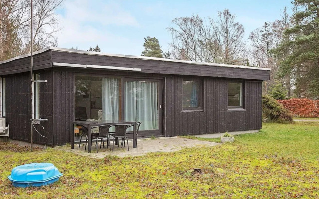 6 Person Holiday Home in Vaeggerlose
