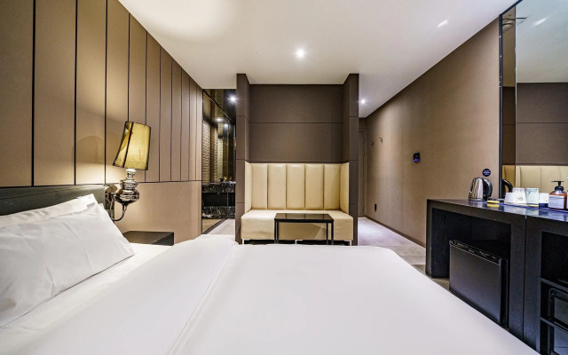 Seongnam Yaja Sujin Station