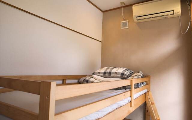 Ishigakijima Sunflower House - Hostel