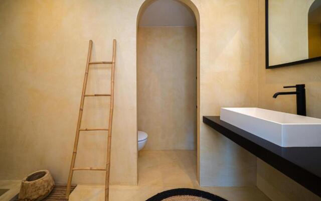 VERTIGO- Managed by Almarina