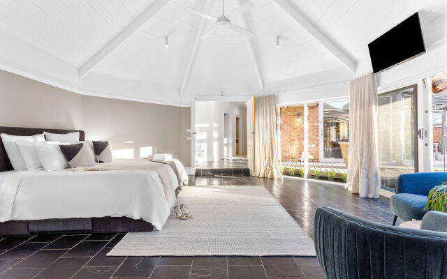 Tranquil Estate With Pool Heated Spa Gardens