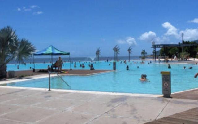 Waterfront Backpackers - Hostel