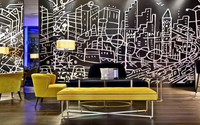 1 Hotel Toronto