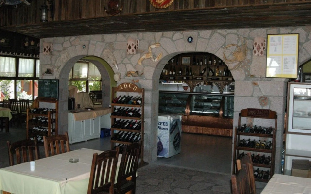 Assos Kadırga Otel