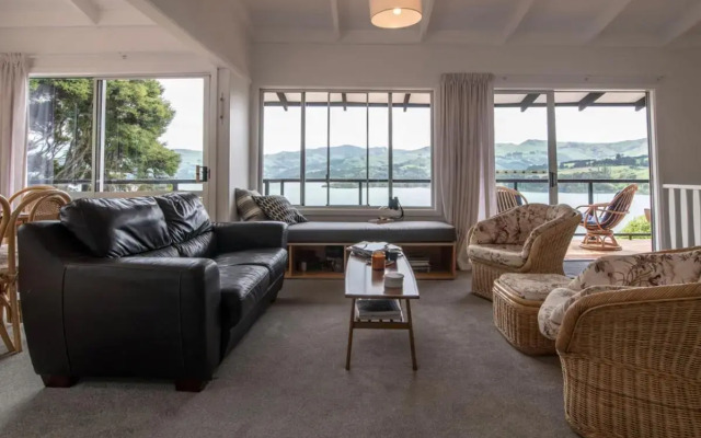 Kingfisher's Perch - Takamatua Holiday Home