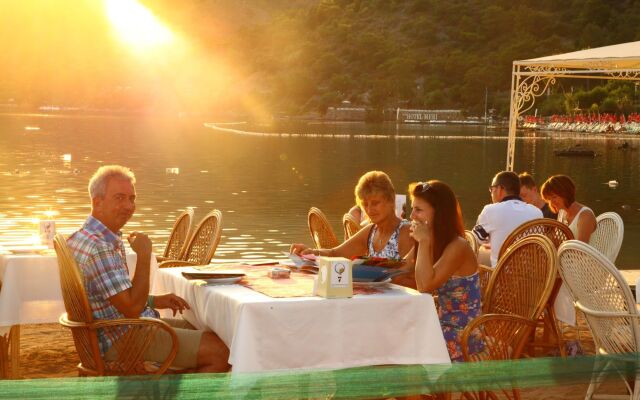 S3 Seahorse Beach Club & Hotel