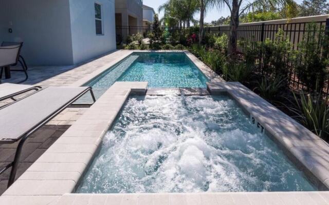 451-Luxury Villa wMovie Theater and Arcade