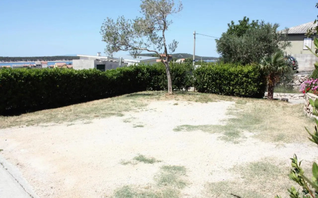 Apartments and rooms with parking space Barbat, Rab - 5070