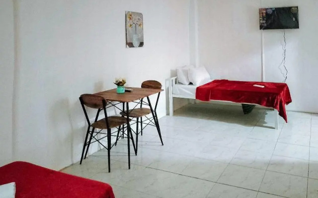 RedDoorz @ Rio Bella Lacson St. Bacolod