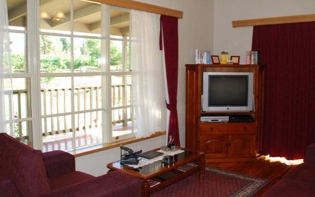 Buttercup Cottage and Private Apartment – Guest Rooms – Merrijig